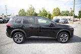 Used 2023 Nissan Rogue SV image 2