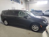 Used 2022 Chrysler Voyager LX image 5