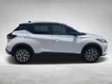 Used 2023 Nissan Kicks SV image 2