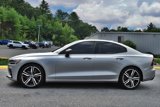 Used 2022 Volvo S60 B5 R-Design image 4