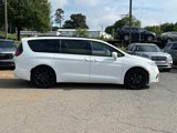 Used 2021 Chrysler Pacifica Touring w/ Uconnect Theater Family Group image 2