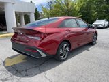 New 2025 Hyundai Elantra SEL image 3