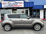 Used 2017 Kia Soul + image 2