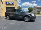Used 2015 Chrysler Town & Country Touring-L w/ Driver Convenience Group image 4