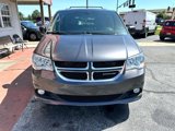 Used 2019 Dodge Grand Caravan SXT image 2