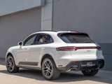 Certified 2025 Porsche Macan image 3