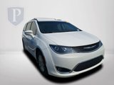 Used 2017 Chrysler Pacifica Touring-L image 2