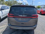 Used 2021 Chrysler Pacifica Touring image 4