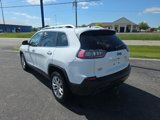 Used 2019 Jeep Cherokee Latitude w/ Cold Weather Group image 3