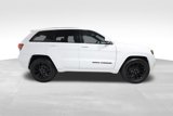 Used 2018 Jeep Grand Cherokee Altitude image 5