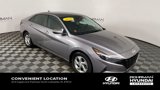 Used 2023 Hyundai Elantra SE w/ Preferred Accessory Package image 3