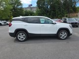 Used 2024 GMC Terrain SLE image 2