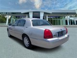 Used 2009 Lincoln Town Car Signature Limited image 5
