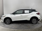 Used 2023 Nissan Kicks SV image 2