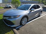 Used 2018 Toyota Camry LE image 2