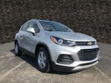 Used 2022 Chevrolet Trax LT w/ LT Convenience Package image 2