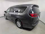 Certified 2023 Chrysler Pacifica Touring-L image 5