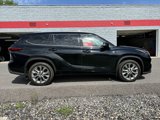 Used 2020 Toyota Highlander Limited image 2