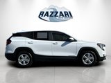 Used 2024 GMC Terrain SLE image 2