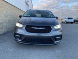 Used 2022 Chrysler Pacifica Touring-L image 3