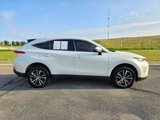Used 2021 Toyota Venza LE image 2