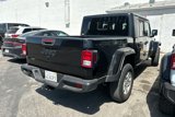 Used 2023 Jeep Gladiator Sport image 5