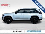 Used 2023 Jeep Grand Cherokee Altitude image 3