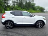 Used 2023 Volvo XC40 B5 Plus image 6