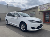 Used 2020 Chrysler Pacifica Touring-L image 2