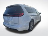 Used 2022 Chrysler Pacifica Limited image 4