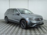 Used 2022 Volkswagen Tiguan SE image 3