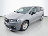New 2025 Chrysler Pacifica Select image 3