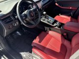 Certified 2025 Porsche Macan image 4
