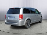 Used 2018 Dodge Grand Caravan GT image 2