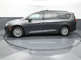 Used 2017 Chrysler Pacifica Touring-L image 2