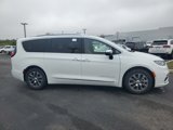 New 2025 Chrysler Pacifica Pinnacle image 5