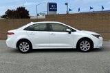 Used 2022 Toyota Corolla LE image 2