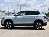 New 2025 Volkswagen Taos SE image 4