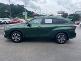 Used 2023 Toyota Highlander XLE image 2