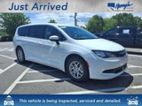 Used 2023 Chrysler Voyager LX image 4