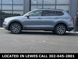 Used 2021 Volkswagen Tiguan SE w/ Panoramic Sunroof Package image 2