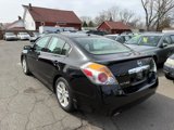 Used 2010 Nissan Altima 3.5 SR w/ Premium Pkg image 3