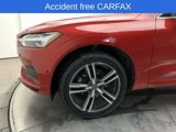 Used 2019 Volvo XC60 T5 Momentum w/ Multimedia Package image 3