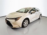 Used 2022 Toyota Corolla LE image 3