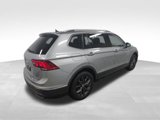 Used 2022 Volkswagen Tiguan SE w/ Panoramic Sunroof Package image 4