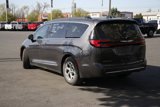 Used 2023 Chrysler Pacifica Limited image 4