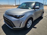 Used 2023 Kia Soul LX image 3