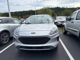 Used 2020 Ford Escape SE image 2