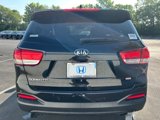 Used 2016 Kia Sorento LX w/ LX Convenience Package image 4