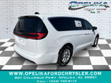 New 2025 Chrysler Pacifica Select image 3